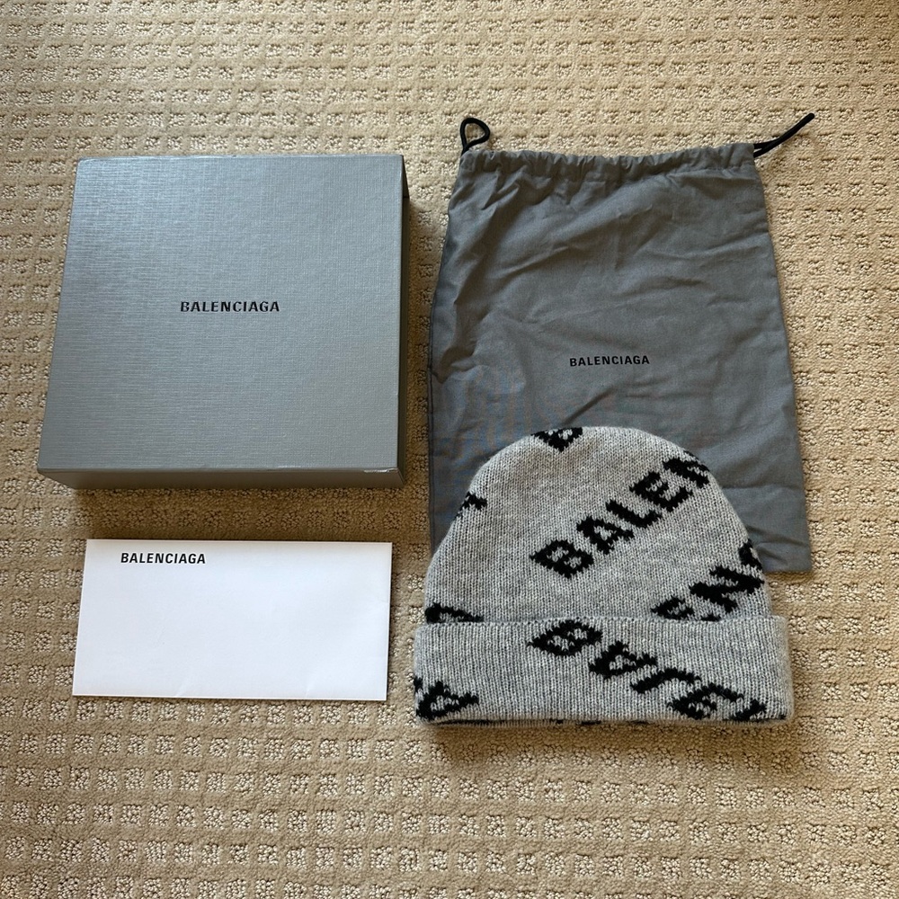🖤 Authentic Balenciaga Logo Beanie